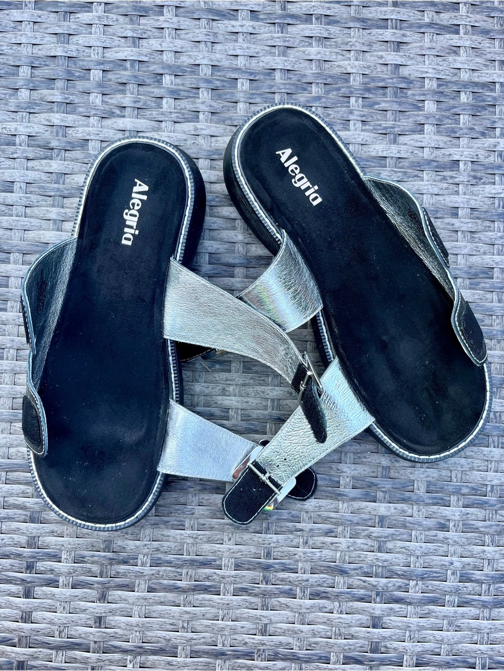Alegria Iza Black Double-Buckle Platform Slide Sandals size EU 40, US 9.5 - Picture 8 of 9